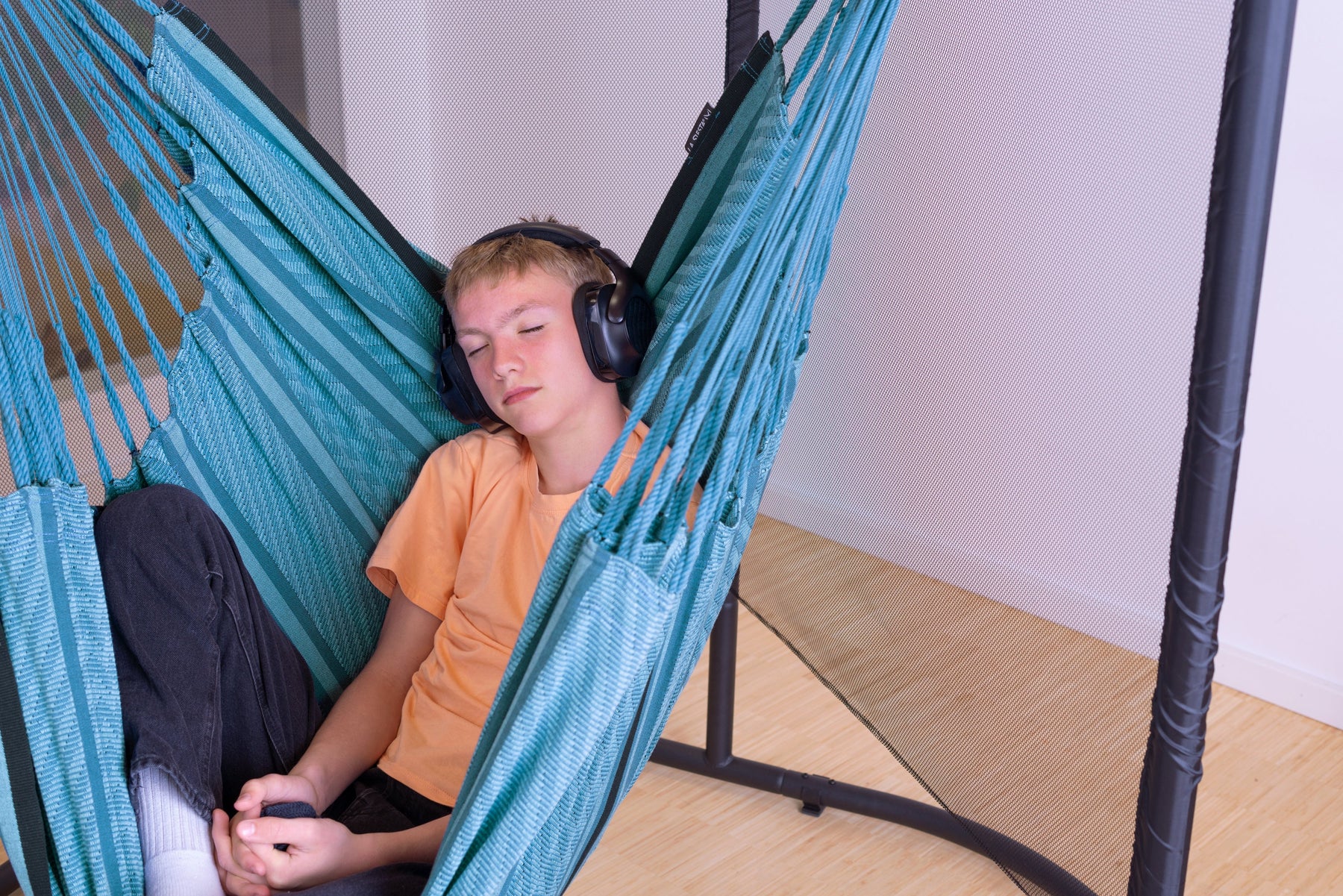 Arcada Swing Frame